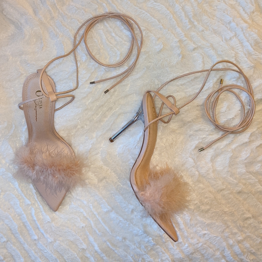 Nude heels with faux fur